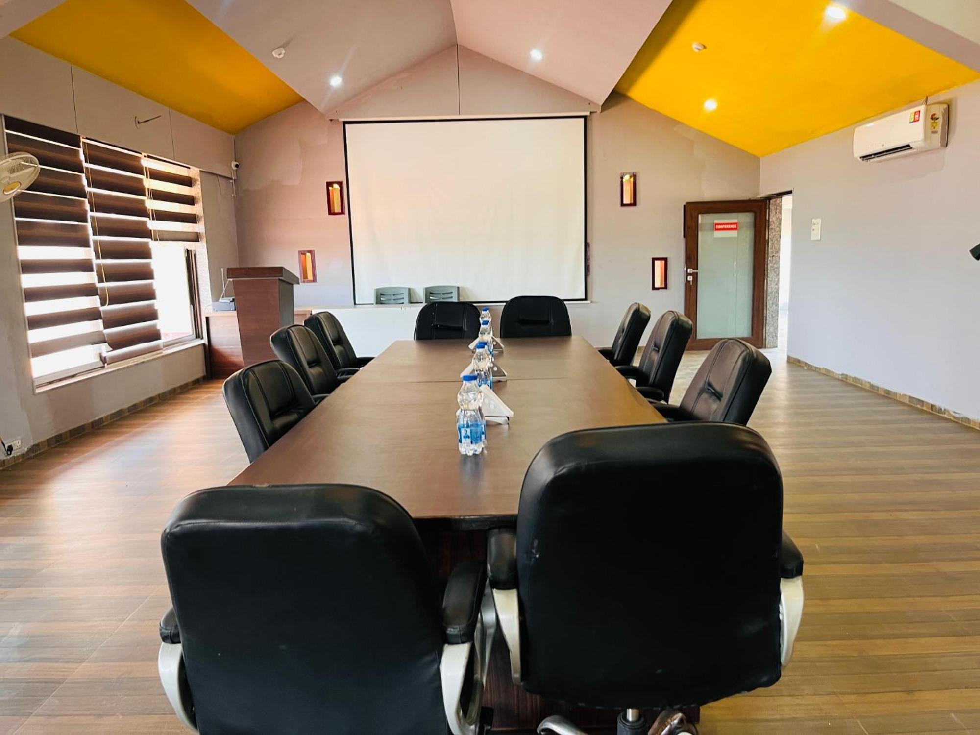 Lion Park Hotel & Resorts Sasan Gir Exterior photo