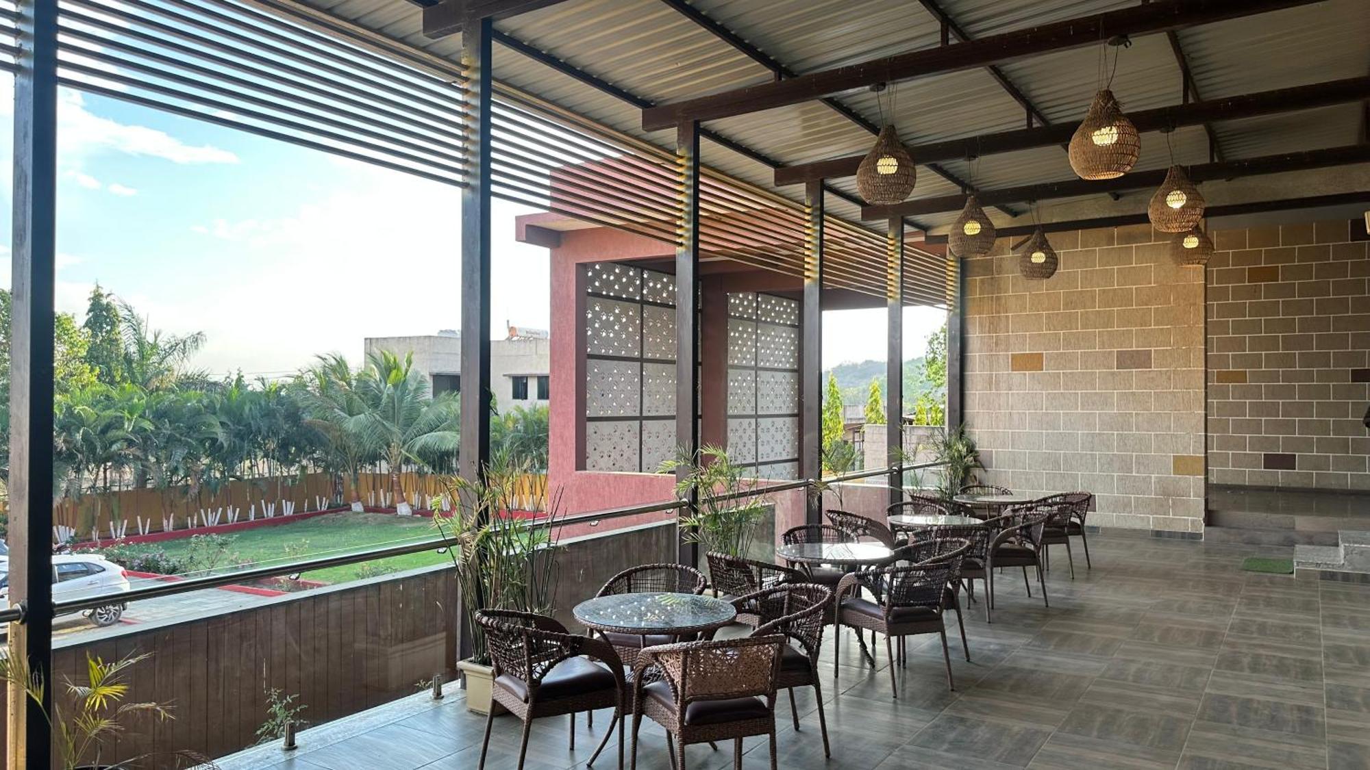 Lion Park Hotel & Resorts Sasan Gir Exterior photo